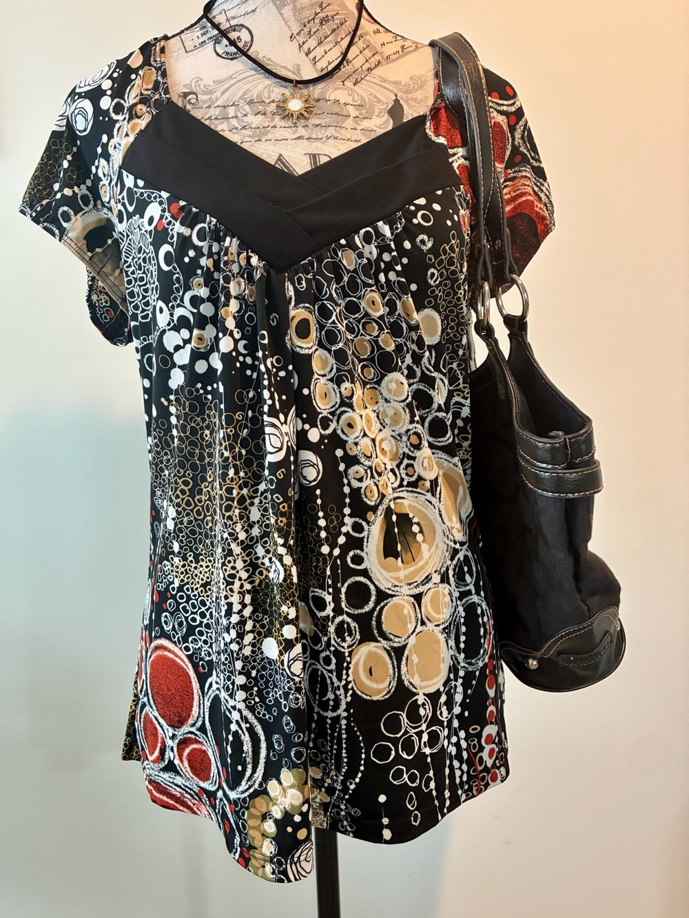 Perception Petite  Multi-Color V-Neck Short Sleeve Women’s Top